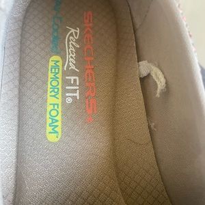 Sketchers relaxed loafer.